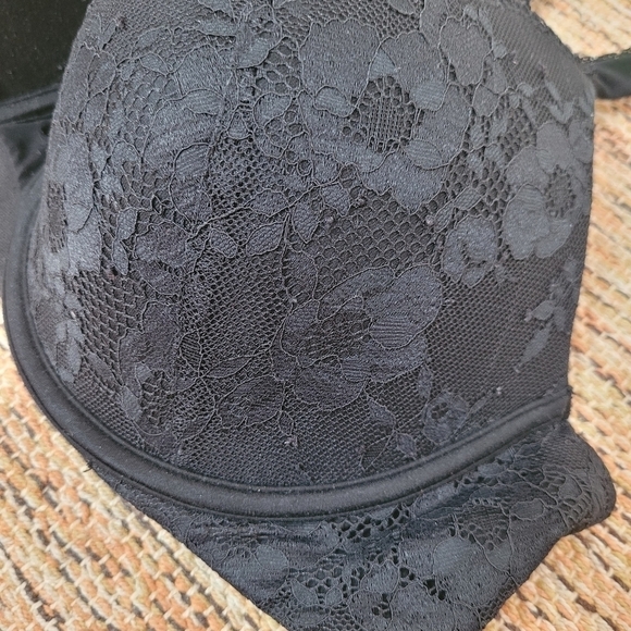 Victoria's Secret Body By Victoria Perfect Shape Bra - Picture 10 of 11